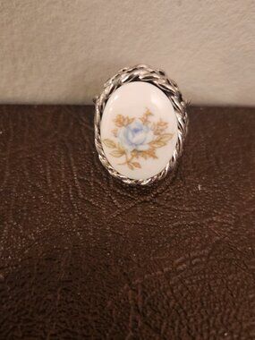 Vintage Sarah Coventry Silver Tone Metal Ring